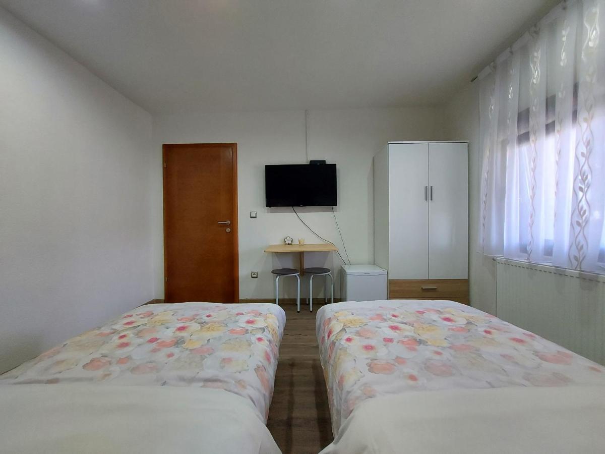 House Boketto Hotel Korenica Exterior photo